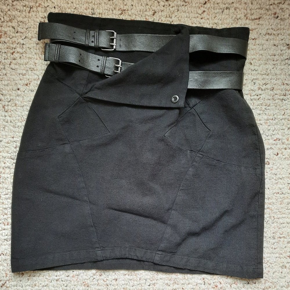 High waisted Lovisa Burfitt mini-skirt with belts